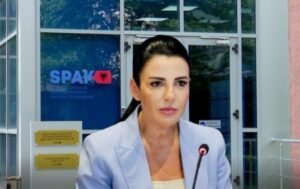 Reuters: Akuzat për Belinda Ballukun rrezikojnë rrugën e Shqipërisë drejt BE-së