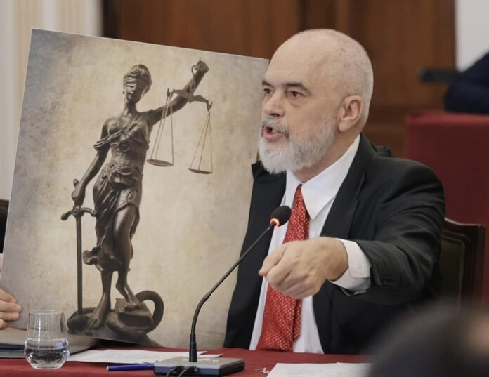 Përplasja për pagat nuk mbyllet/ Magjistratët në Kushtetuese, refuzojnë Ramën