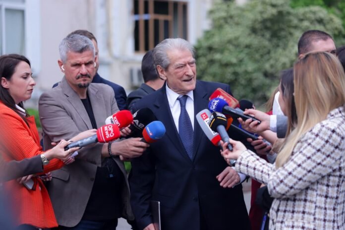 Për çfarë i akuzon Berisha, Baton Haxhian, Berat Buzhalën dhe Albatros Rexhën?