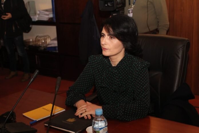 Rikthehen “bëmat” e Arta Markut/ Pas 8 vitesh, kandidatja për Kryeprokurore i hedh në tavolinën e KLP-së