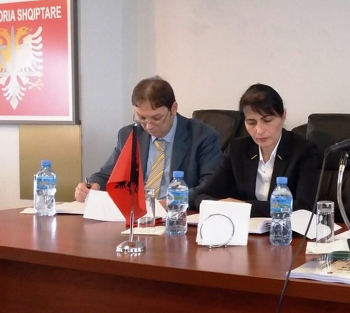 Përplasja e vjetër rikthehet në garën për Kryeprokuror/ Arta Marku i trembet “hakmarrjes” së Stojanit