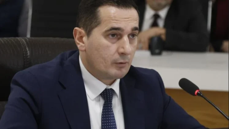 Përgjimet e Ahmetajt në SPAK/ Braho kërkon materialin bruto për akuzat ndaj Yefet dhe KAYO