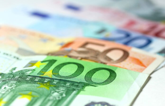 Euro fundoset përballë Lekut/ Banka e Shqipërisë blen 663 milionë euro në 6 muaj