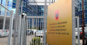 Kufizime për gazetarët në GJKKO/ Ndalohen telefonat dhe regjistrimet audio