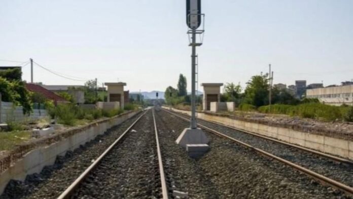 891 milionë lekë ikin me vapën e Gushtit/ Kush fitoi tenderin e Hekurudhës Shqiptare?