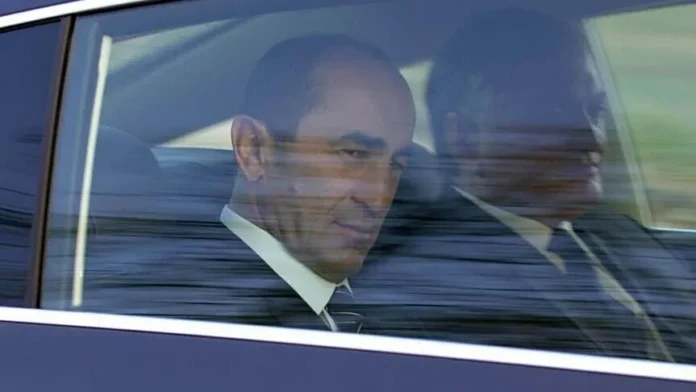 Skandali i 7.2 milionë dollarëve/ Ish-presidenti armen arrestohet bashkë me djalin
