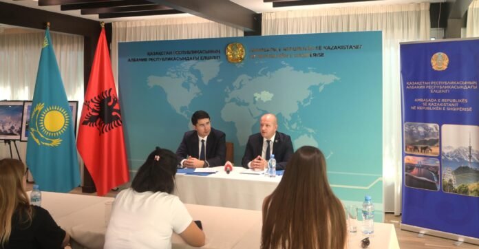 Nga reforma kushtetuese te lidhja direkte ajrore/ Kazakistani prezanton në Tiranë një kapitull të ri bashkëpunimi me Shqipërinë