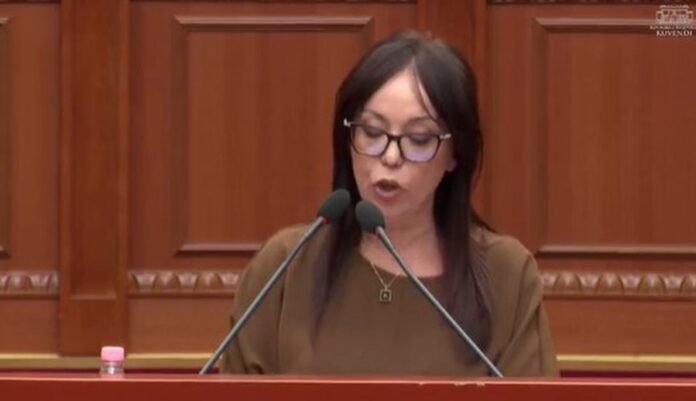 Ministrja e Shëndetësisë paralajmëron dorëheqjen/ Premtimi që nuk ishte dëgjuar më parë në Kuvend