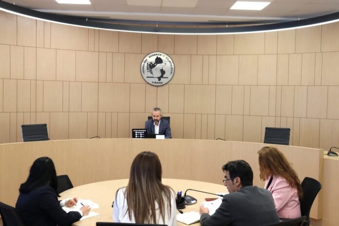 KQZ i hap rrugë referendumit për zonat e mbrojtura/ Nis mbledhja e firmave
