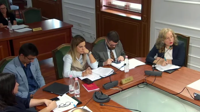 KLP nuk pranon formulën e re për pagat/ Ankohet Mirela Bogdani