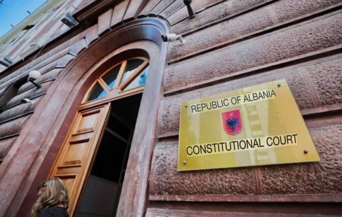 Gjykata kushtetuese na katandisi te Besa