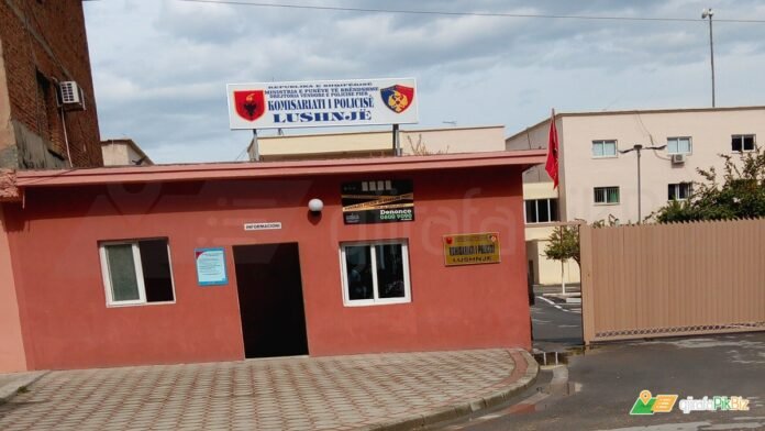 Mesazhet që çuan në pranga mësuesin/ Dyshohet për ngacmim seksual ndaj 13-vjeçares