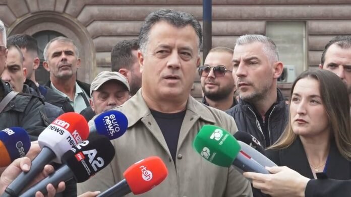 Studentët i dalin kundër PD-së në protestë/ Noka kërcënon: “Qoristat do ta marrin përgjigjen një për një”