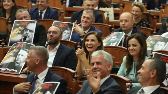 Nga përplasjet te mungesa e alternativës/ Pse opozita po humbet terren?