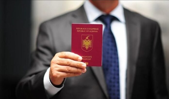 Pasaporta shqiptare për të huajt/ Qeveria krijon agjenci të posaçme për dhënien e shtetësisë