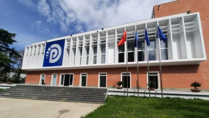 PD rikthen hartën e vjetër/ Propozon 100 bashki dhe 12 qarqe
