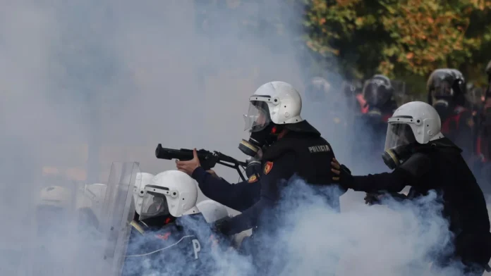 Komiteti Shqiptar i Helsinkit kërkon hetim për dhunën ndaj protestuesve