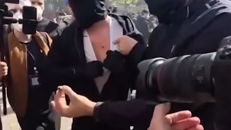 “Na qëlluan me plumba gome”/ Protestuesit tregojnë objektet para kamerave