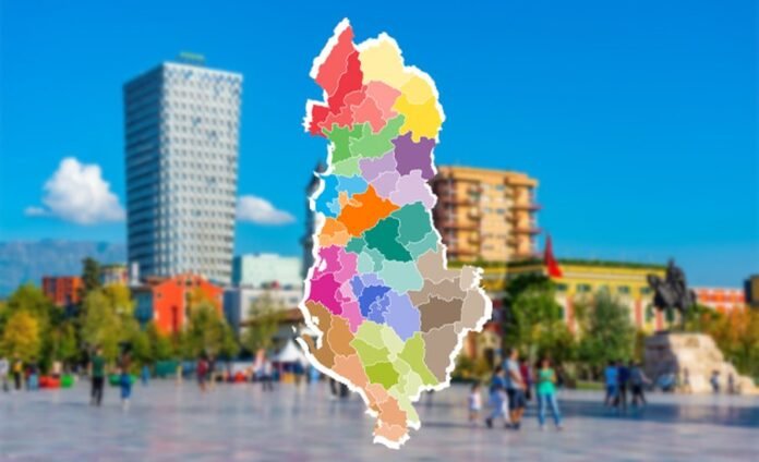 Bashkitë të pavarura në letër?/ Si fondet, tenderët dhe investimet i mbajnë pranë qeverisë