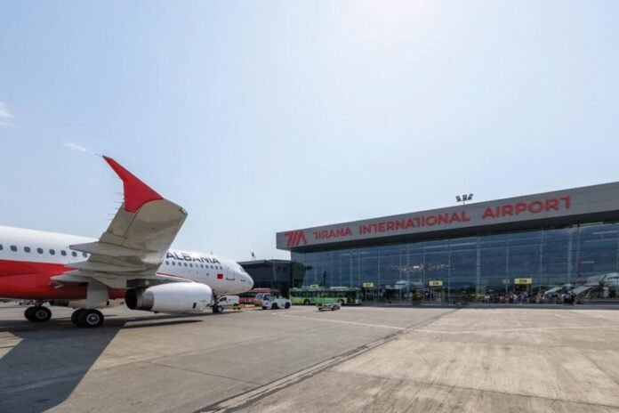 Teoritë për fluturimet nga Izraeli/ Reagon Aeroporti i Tiranës