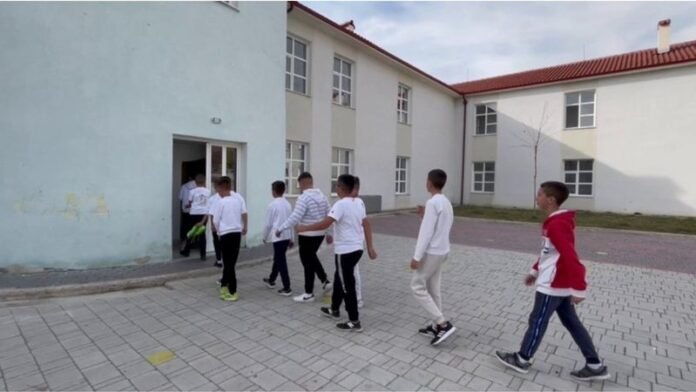 Keni mbetur pa u regjistruar në shkollë?/ Hapet sërish e-Albania, afati