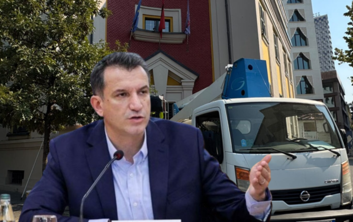 Veliaj firmos nga paraburgimi/ Ndryshime në Bashkinë e Tiranës